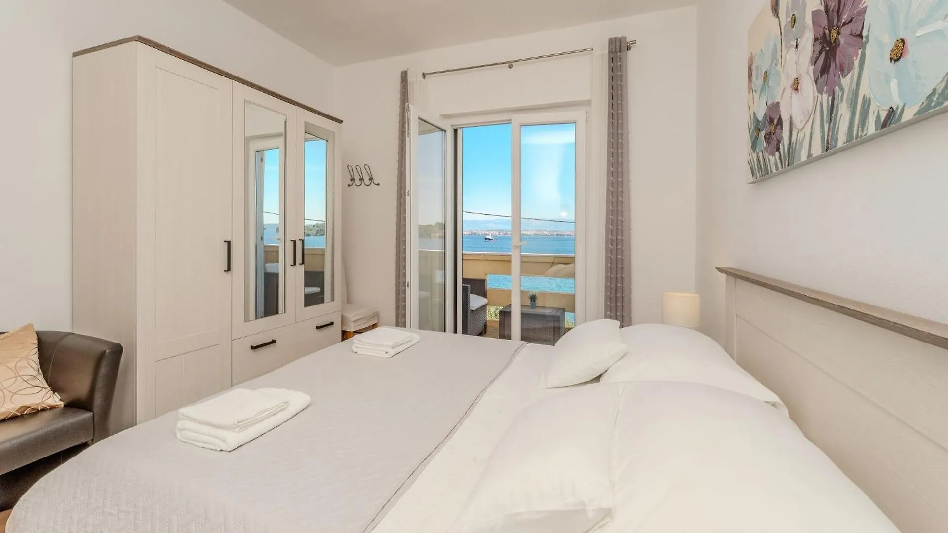 Apartment By The Sea And With Beautiful View, 2 Bedrooms, 4 Persons Kali