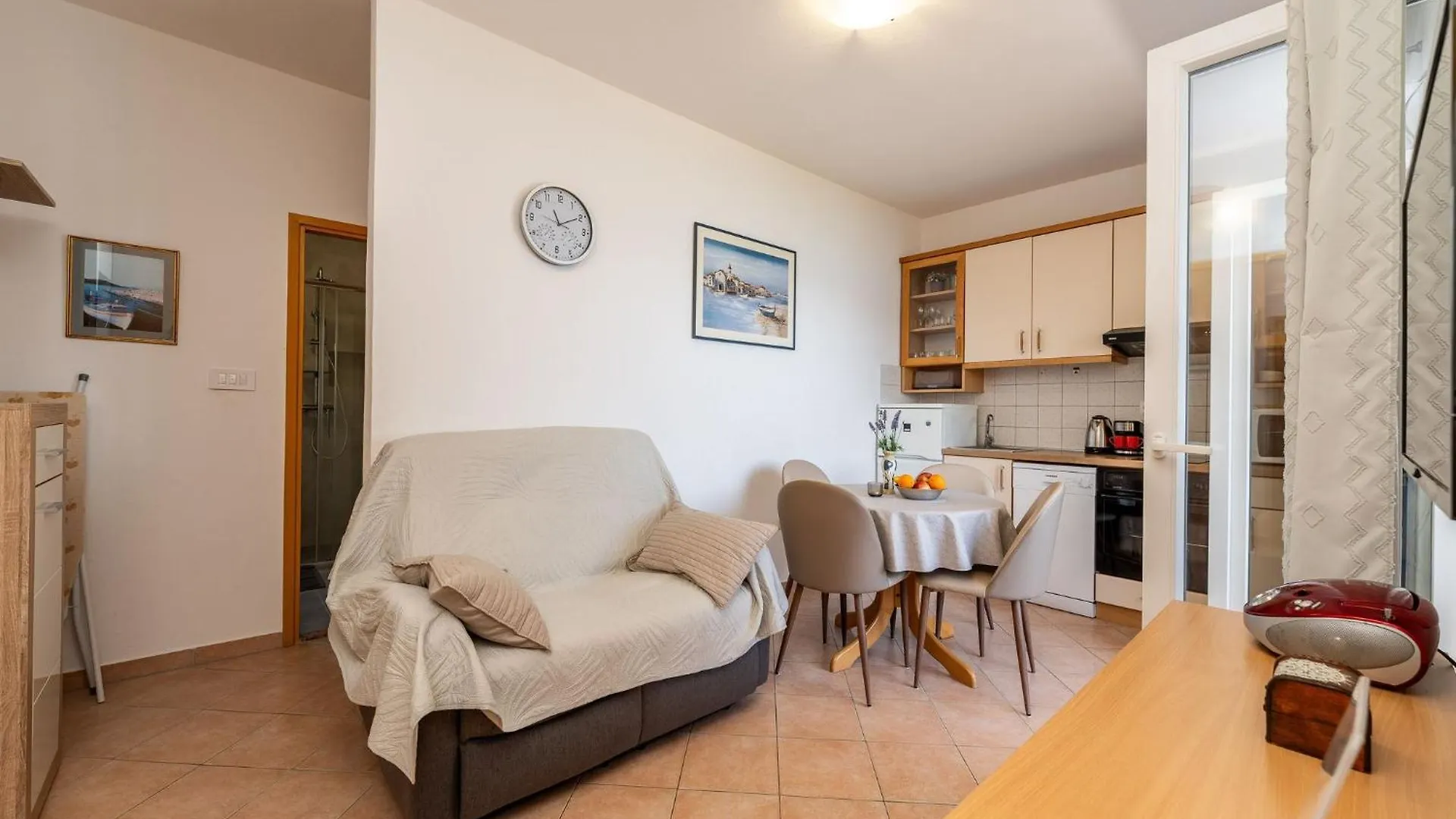 Apartment By The Sea And With Beautiful View, 2 Bedrooms, 4 Persons Kali