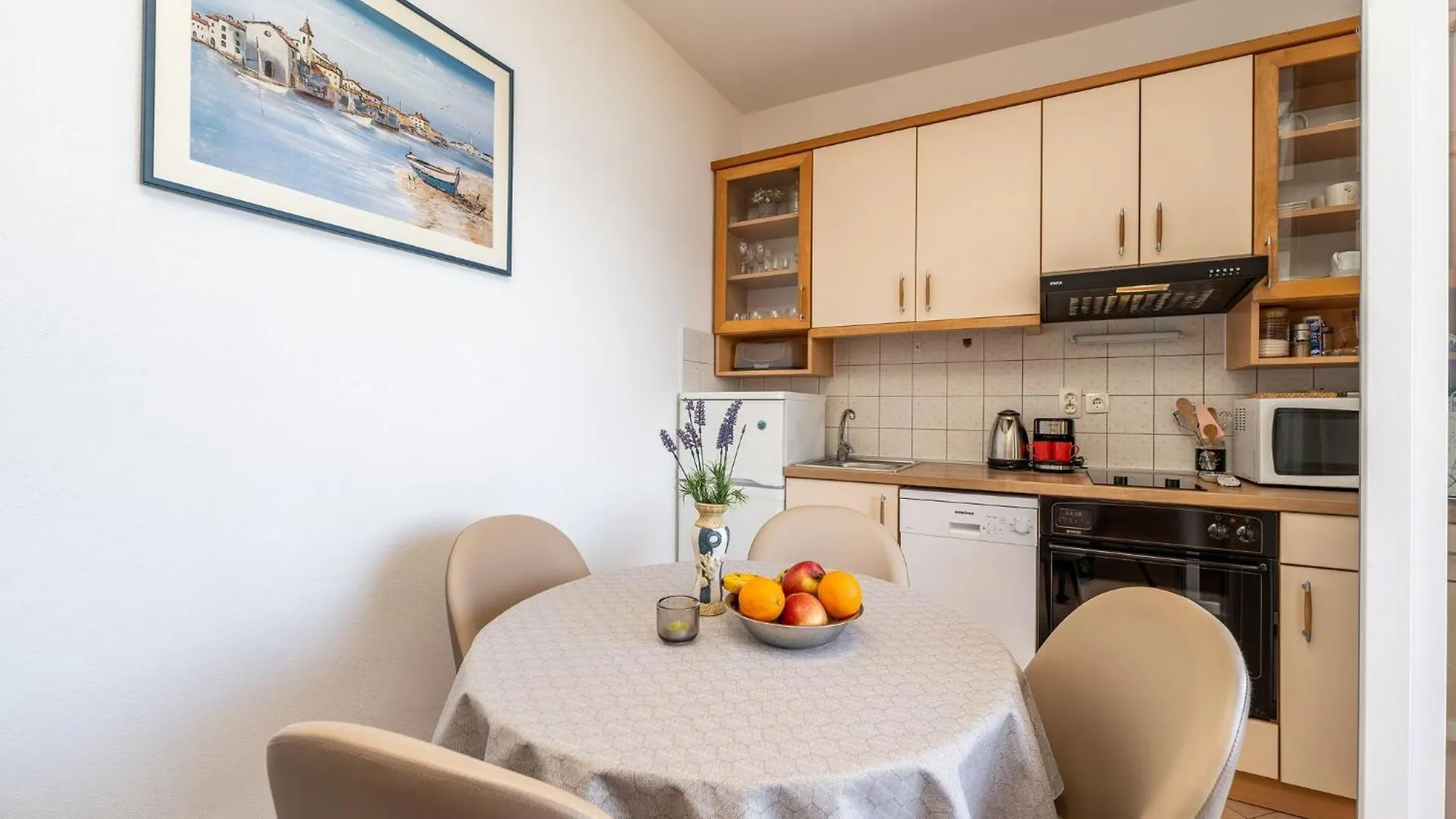 Apartment By The Sea And With Beautiful View, 2 Bedrooms, 4 Persons Kali 0*,