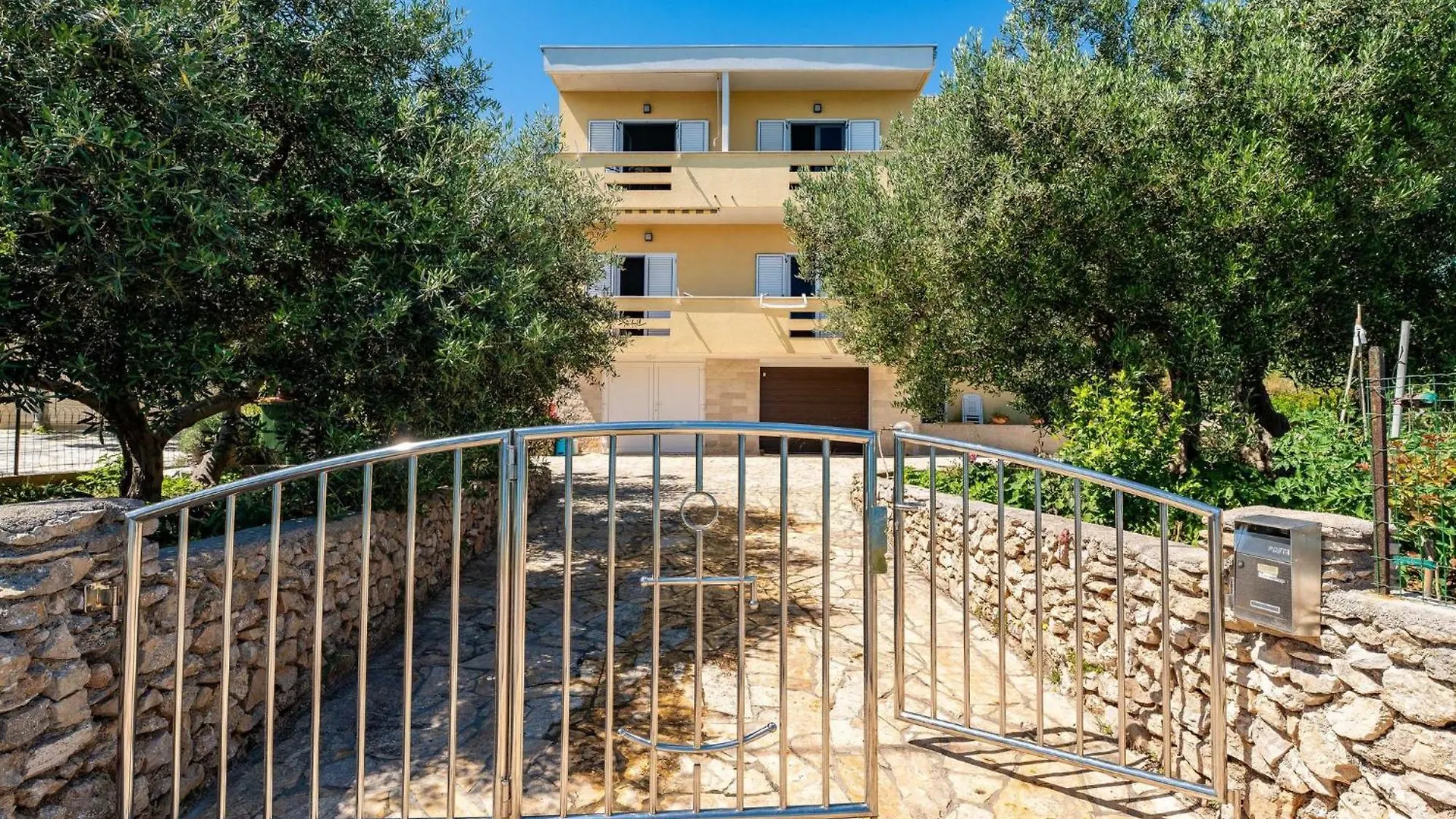 Apartment By The Sea And With Beautiful View, 2 Bedrooms, 4 Persons Kali